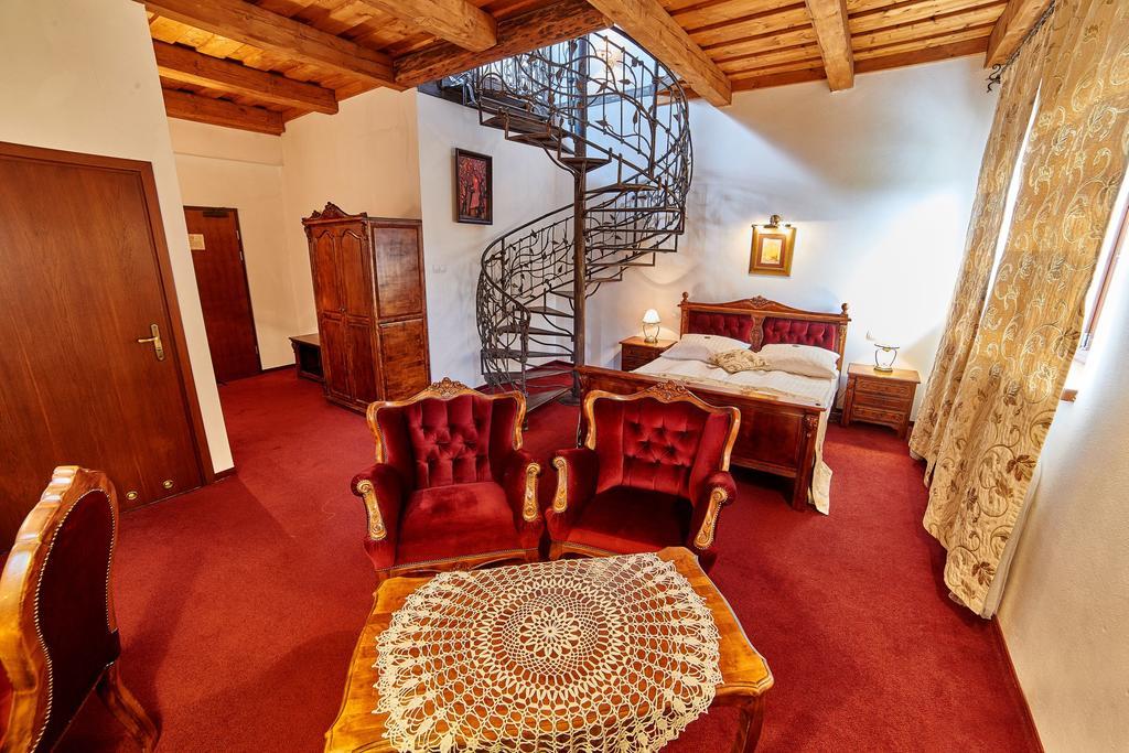 Folwark Stara Winiarnia Hotel Mszana Dolna Exterior photo