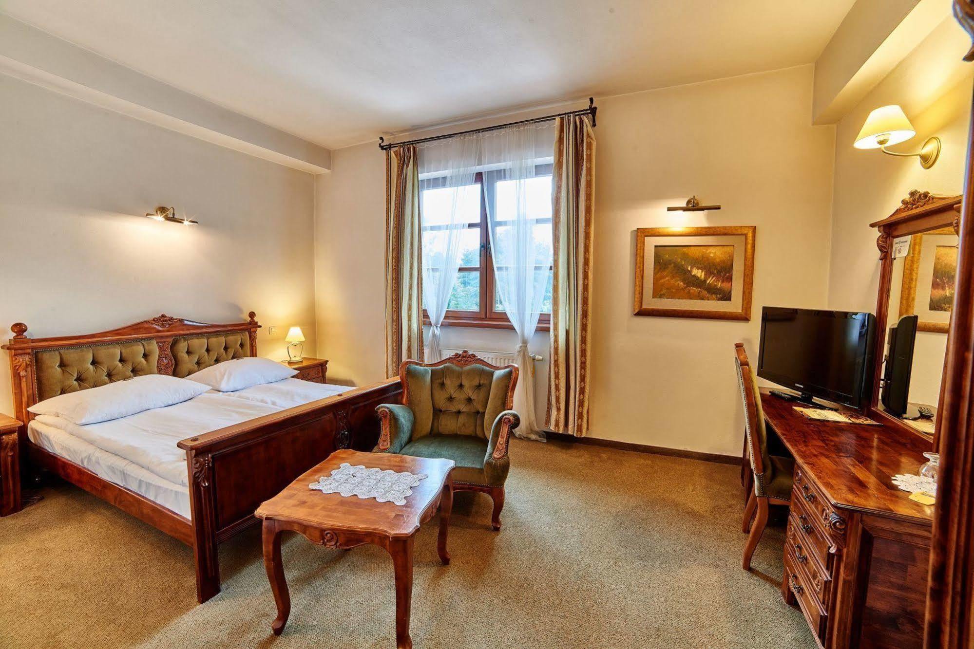 Folwark Stara Winiarnia Hotel Mszana Dolna Exterior photo